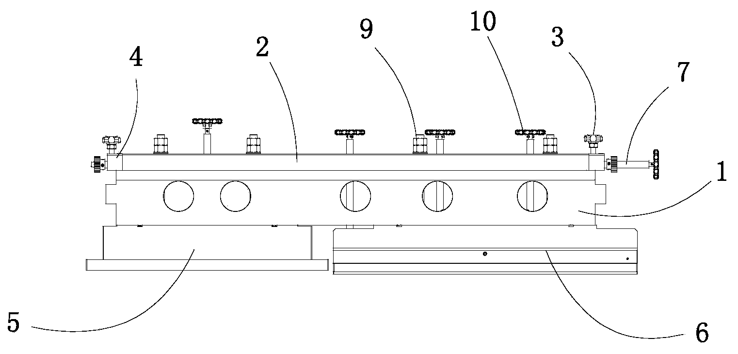 Upper pressure plate structure for heat sealing device of bag making machine