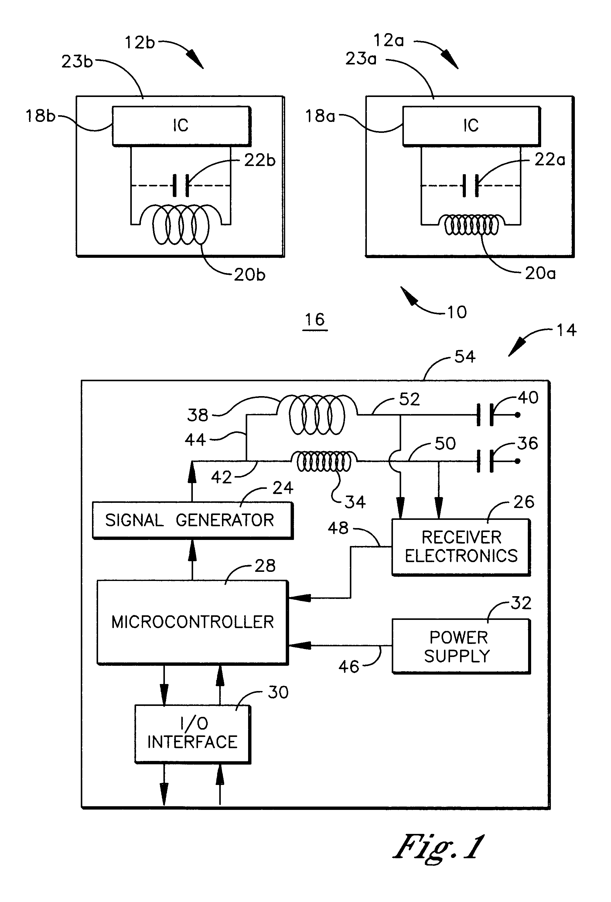 Antenna array for an RFID reader compatible with transponders operating at different carrier frequencies