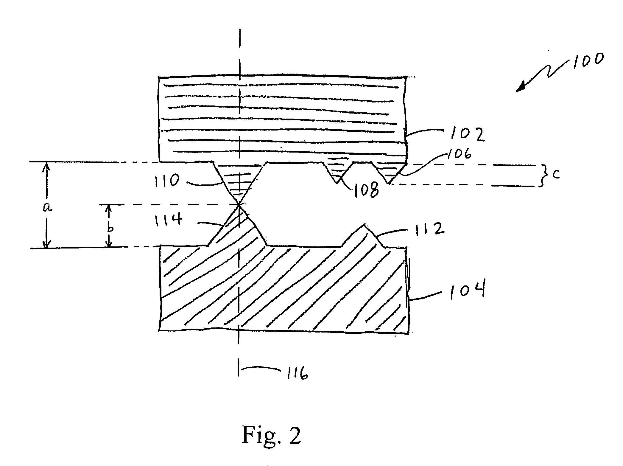 Surgical clamp and cutting blade