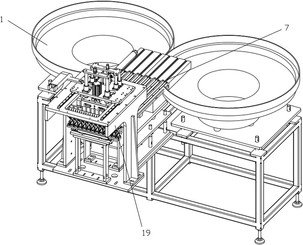 Precision infusion device automatic assembling equipment filter material loading portion