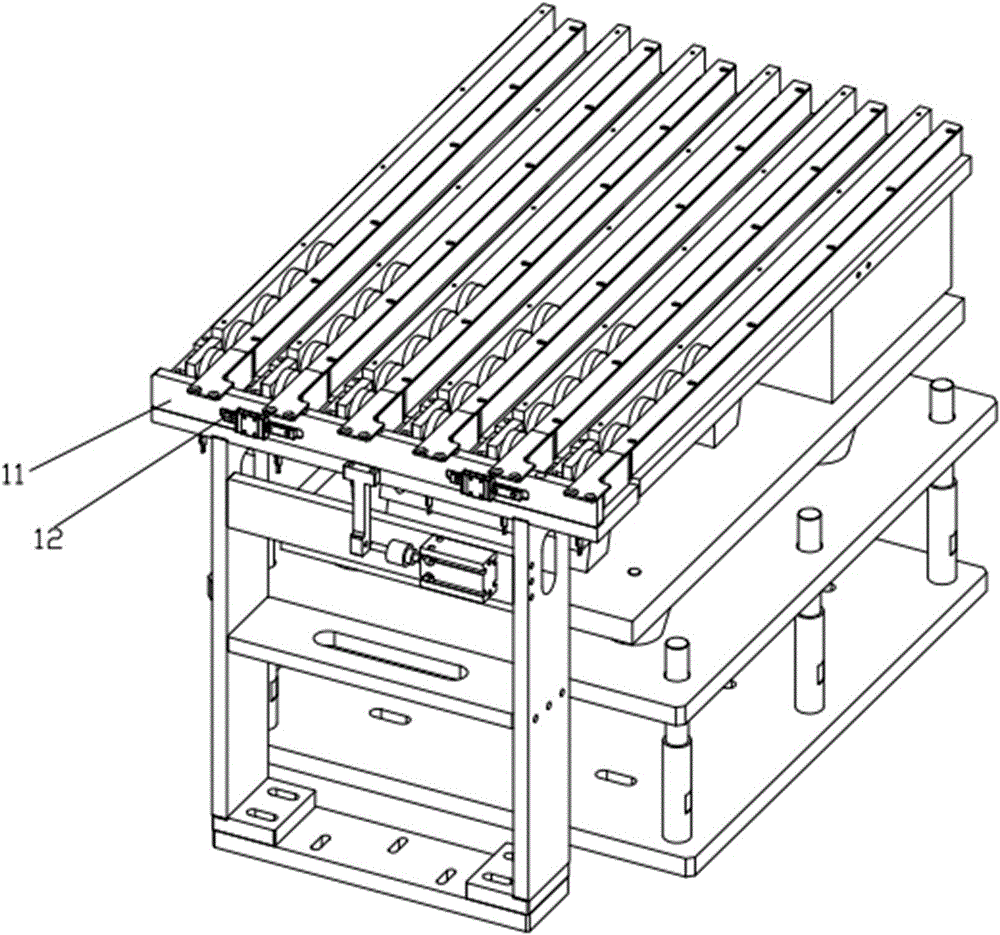 Precision infusion device automatic assembling equipment filter material loading portion