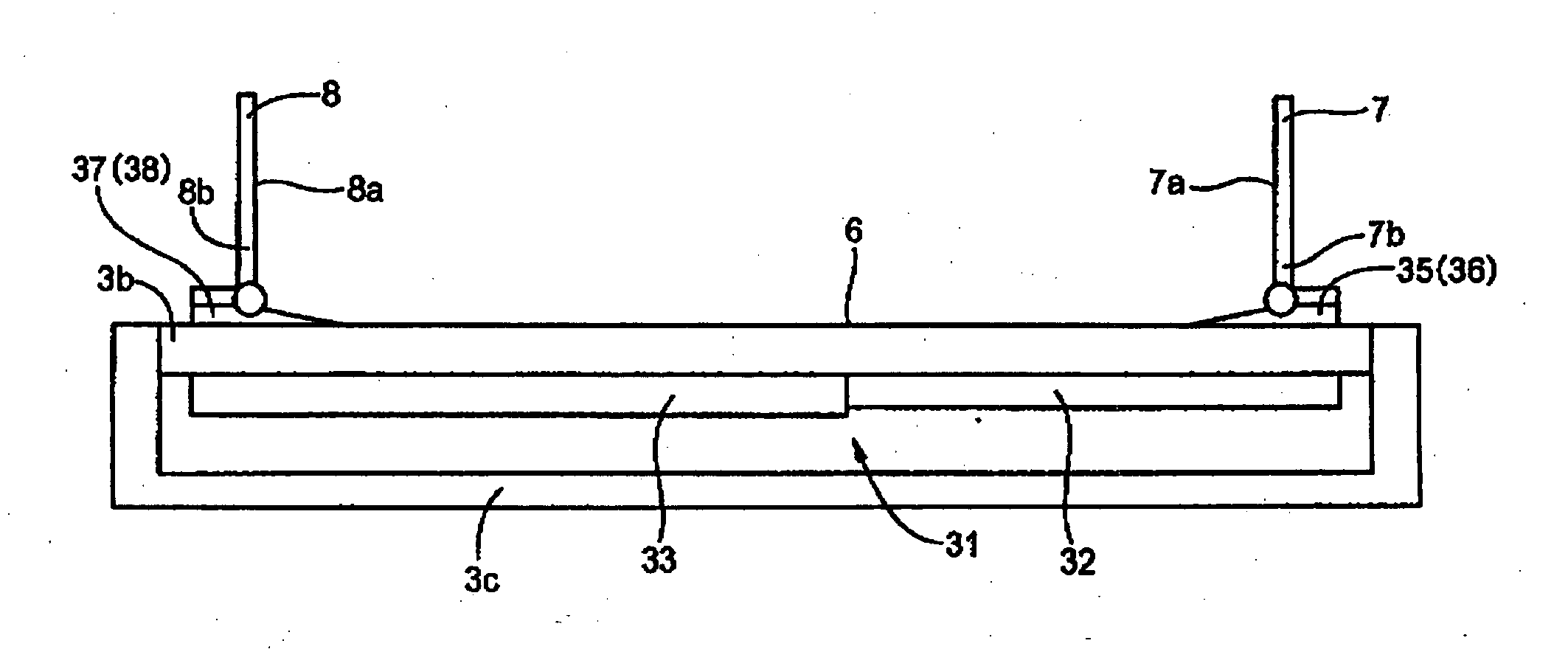 Apparatus for feeding sheet using retractable edge guide for guiding lateral edge of sheet