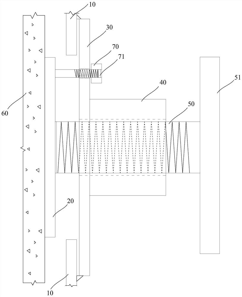 Formwork device convenient to disassemble and construction method thereof