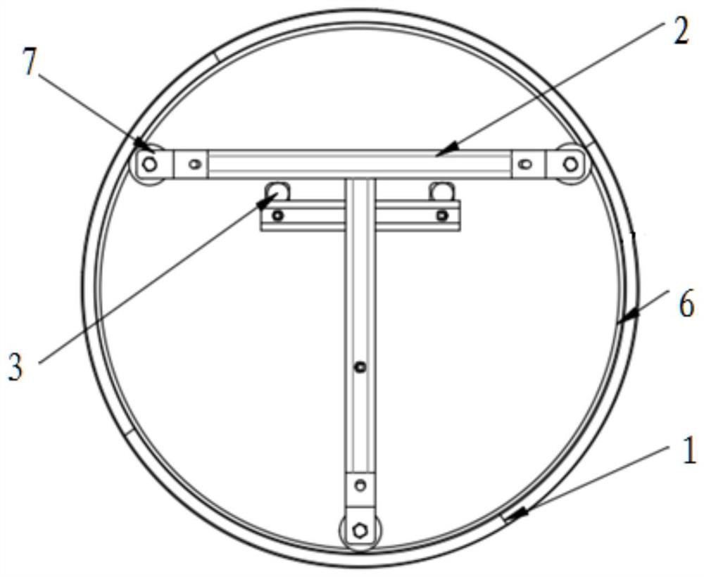 A forage pushing device based on frictional follow-up rotation