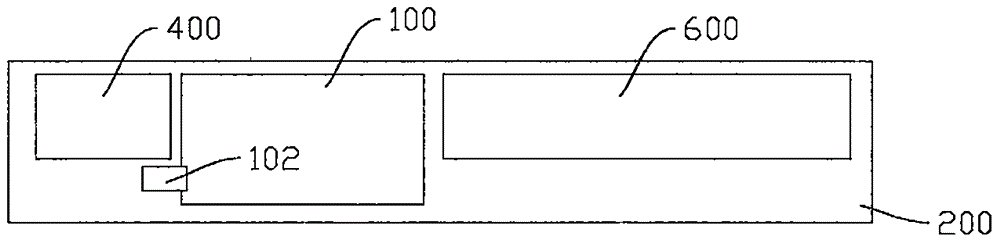 Floor mopping machine and spraying structure of same