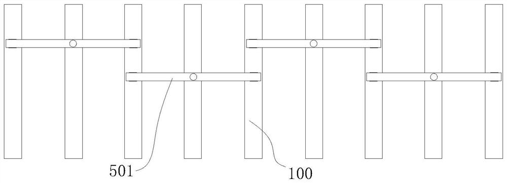 Mechanism for automatically locking and loosening plurality of forms for mold erection production