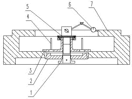 Detection device of inner hole coaxiality of large disc type workpiece