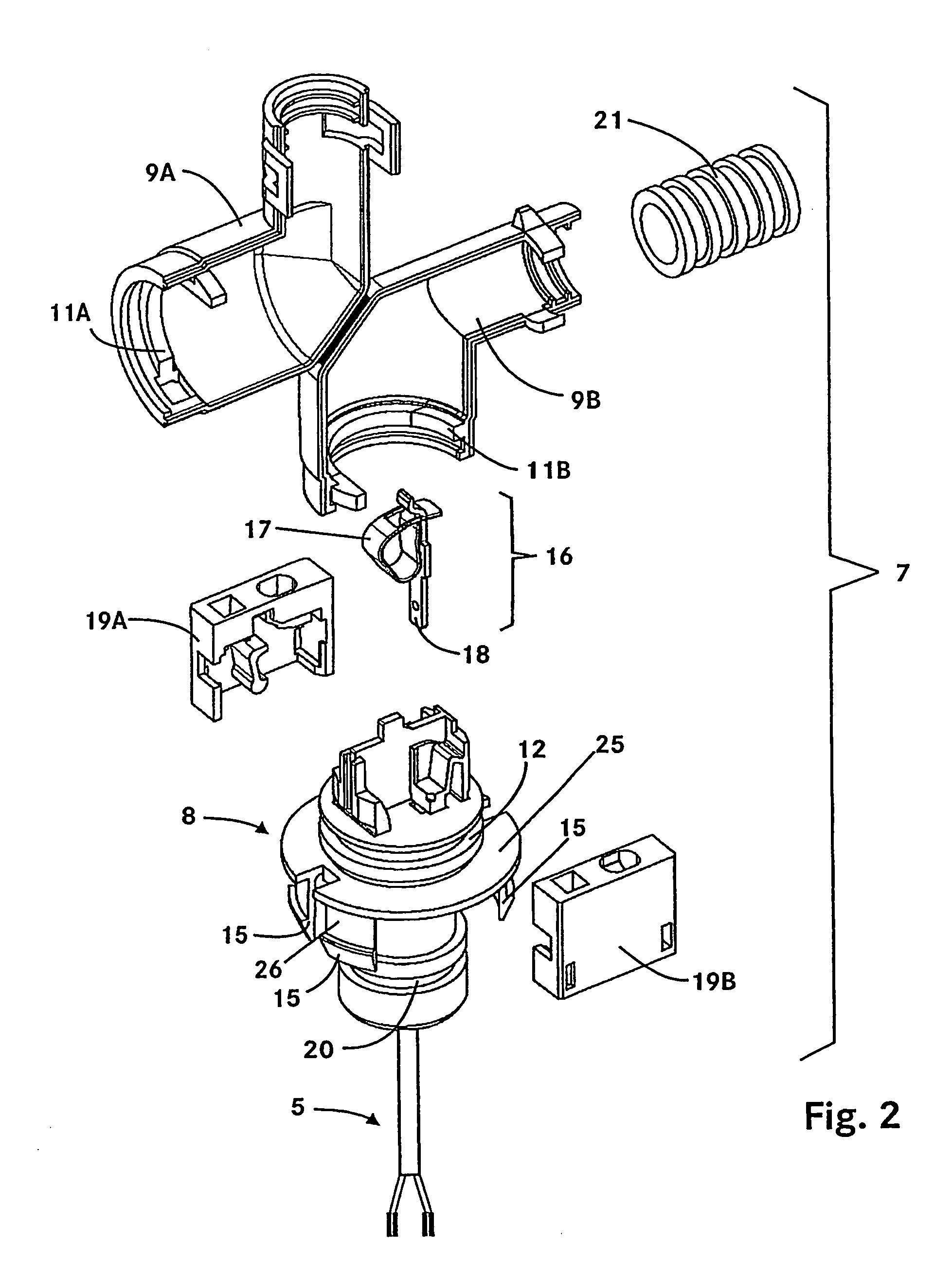 Internal combustion engine comprising a connecting means for connecting a first section of a wire harness on a cylinder head housing to a second section of the same