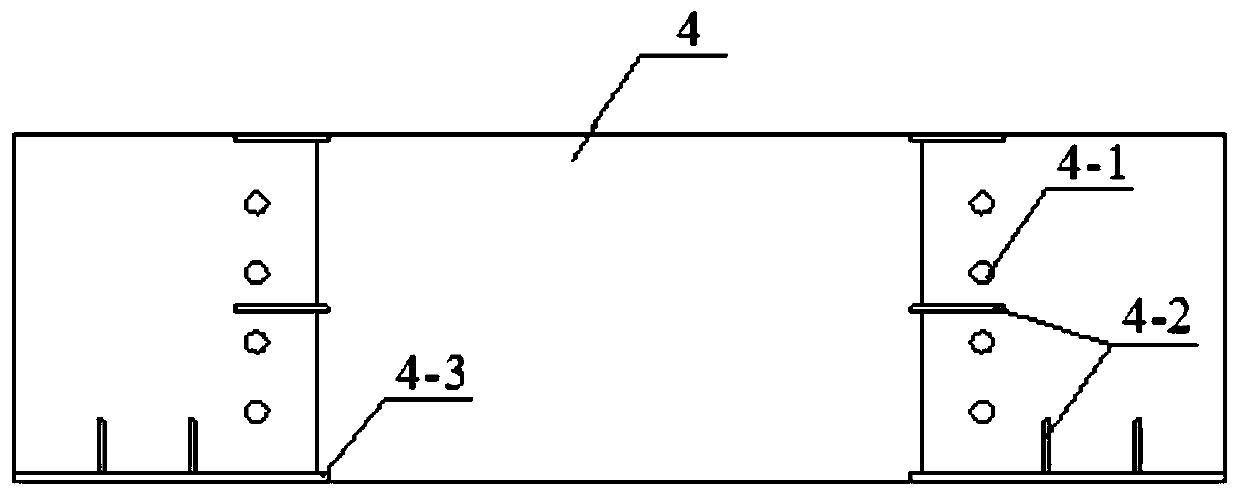 A centering positioning device for connecting piles