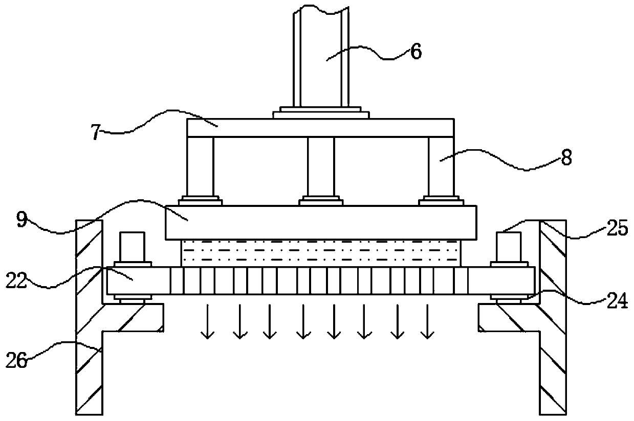 Filtering device used for processing edible oil and capable of automatically collecting oil residues