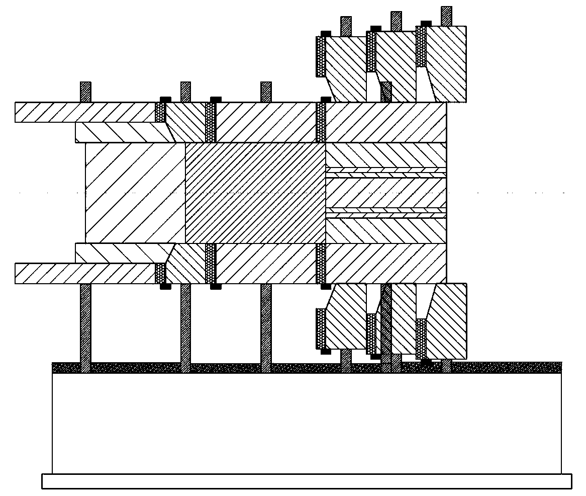 A powder superalloy component stage heating extrusion control device and its use method