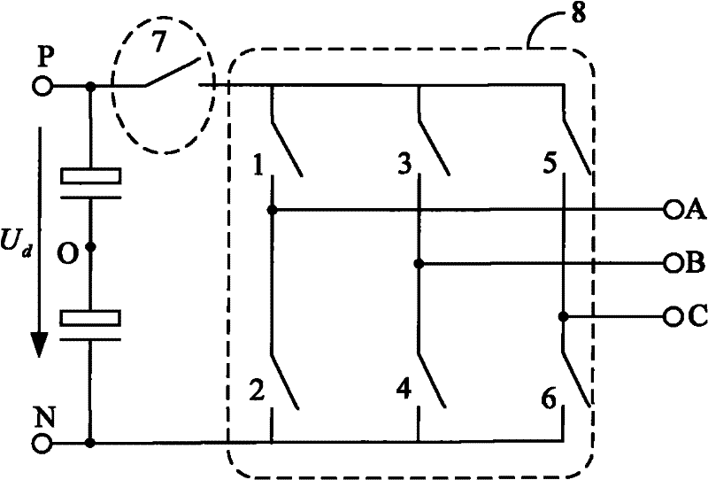 Three-phase voltage type PWM converter capable of reducing output common-mode voltage and modulation method thereof