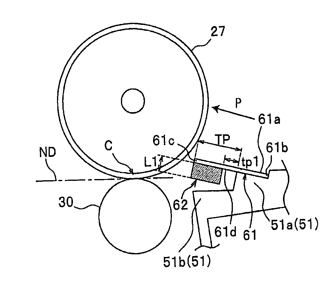 Image-forming device for suppressing vibration of guide plate and jams of recording sheet