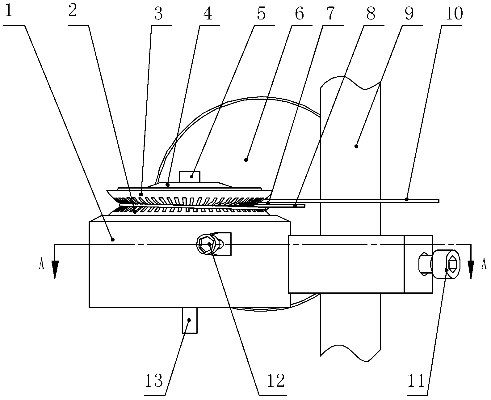 Mechanical-damping-type yarn tensioner without skimming wear