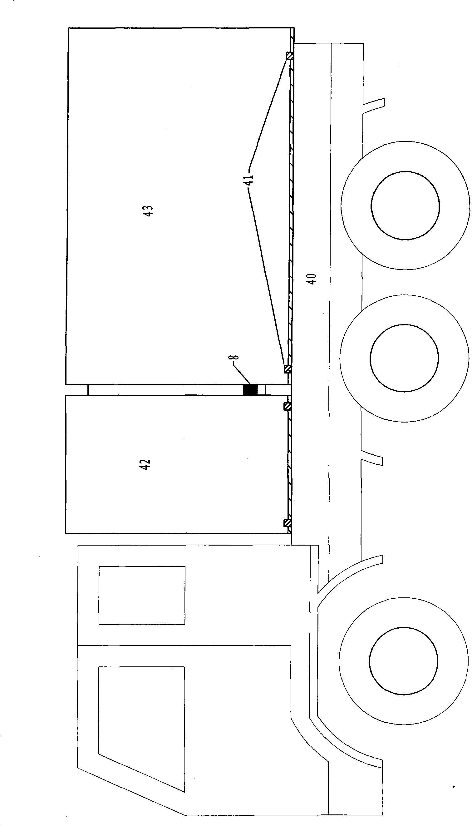 Vehicle-mounted detachable cleaning apparatus and quasi-on-line cleaning method for heating system