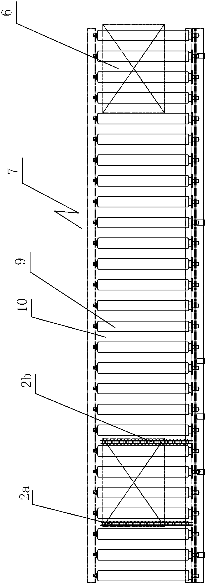 Narrow lifting chain traversing conveyor