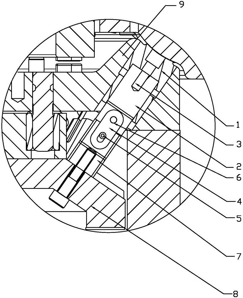 Forced returning structure