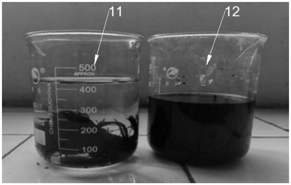 Device and method for improving color fastness of denim