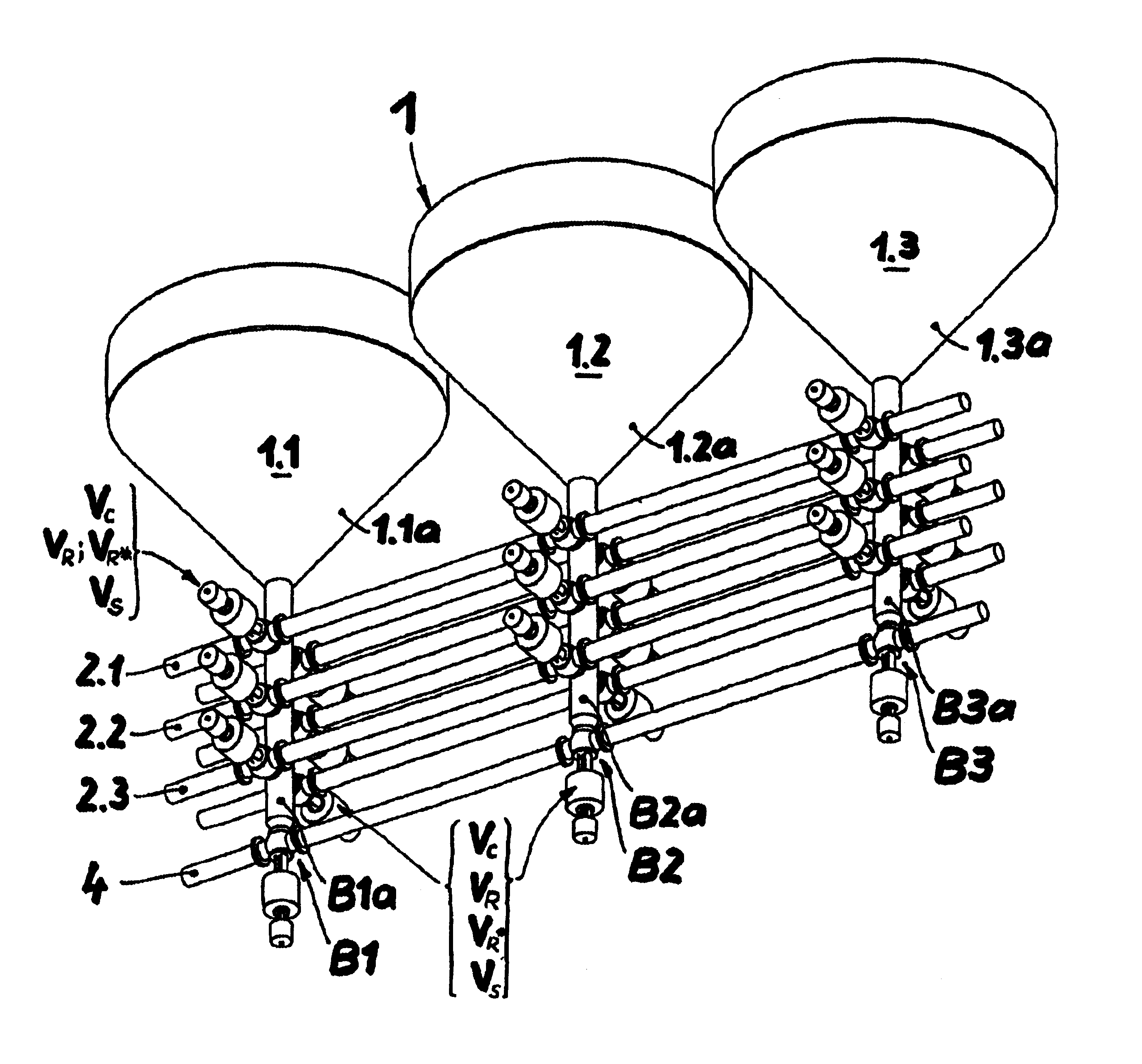 Method and device for operating tank farm systems which are interconnected with pipes in a fixed manner and which have pipe systems for liquids