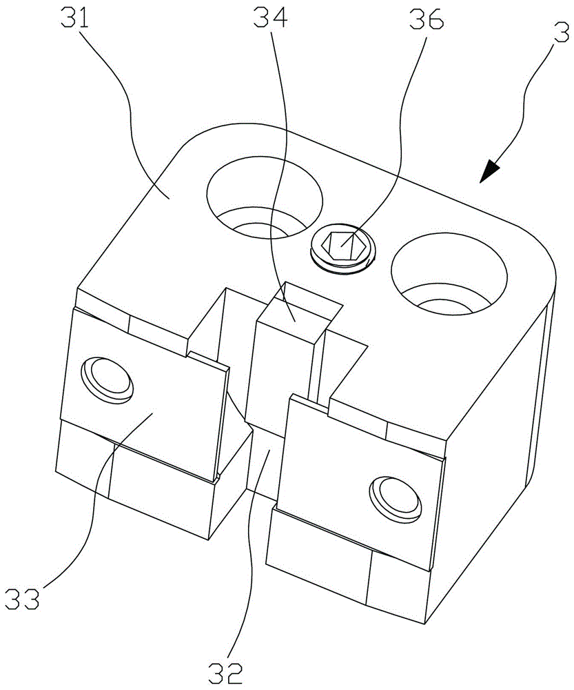 Assembling machine for automatically hanging pull tabs on the elephant trunk