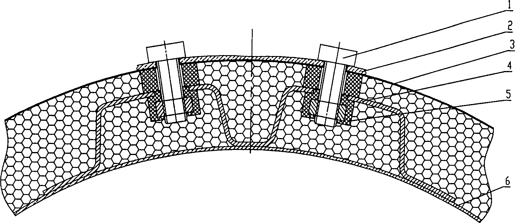 Total obstructing insulation device and electric water heater employing the same