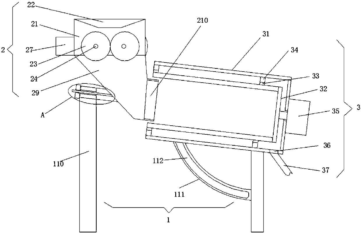 Medical waste recovering device provided with solid-liquid separation device and use method of medical waste recovering device