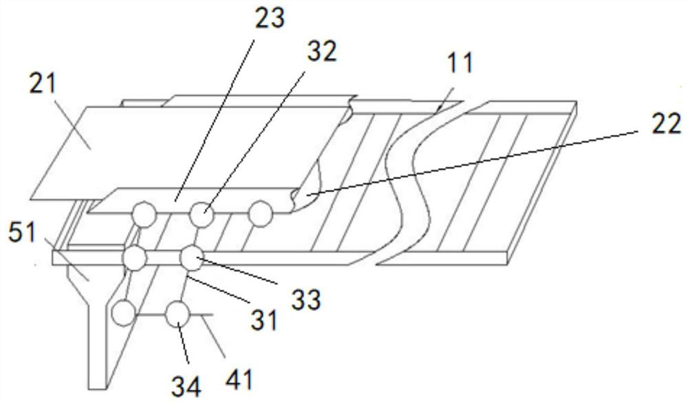 Vibrating groove for screening wet mass after reconstituted tobacco moisture regaining