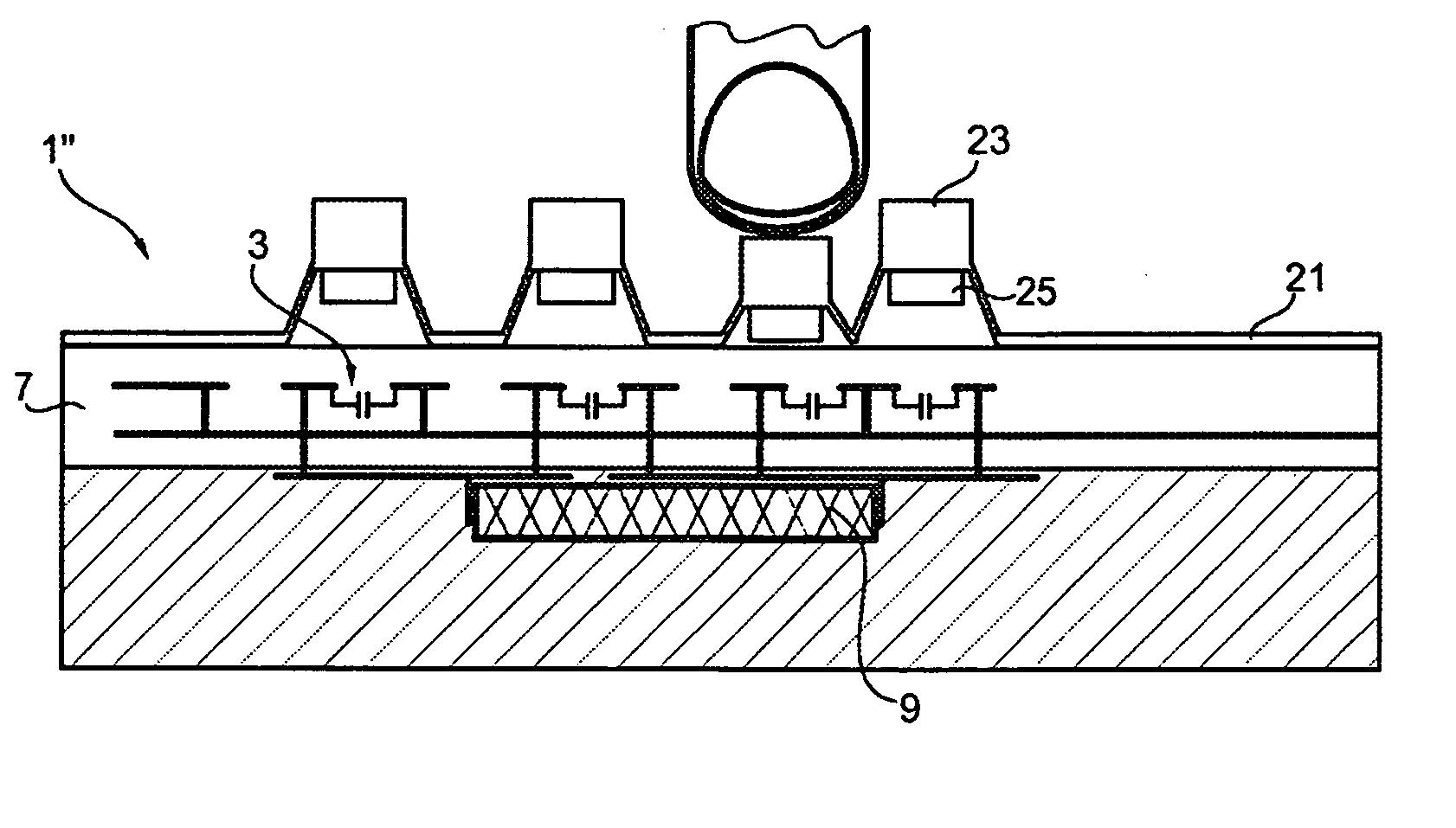 Keyboard having capacitance-sensitive key fields