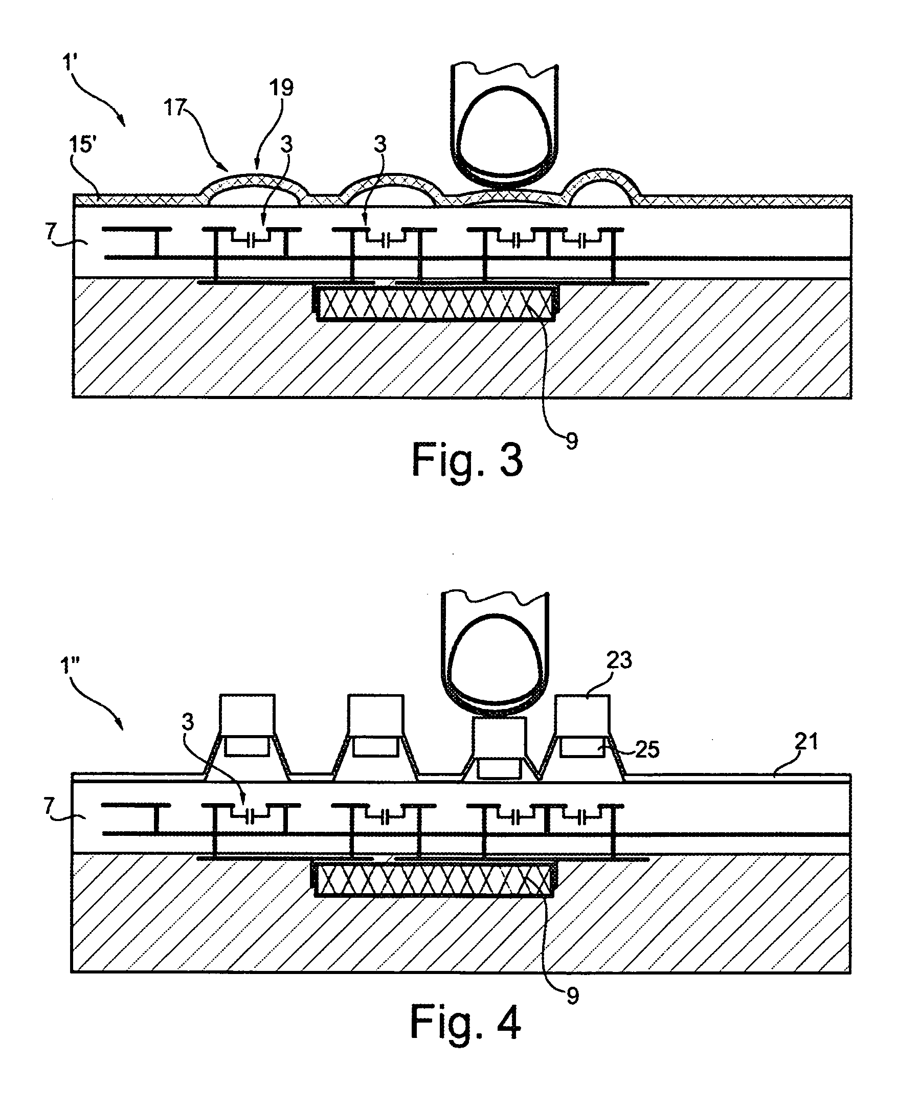 Keyboard having capacitance-sensitive key fields