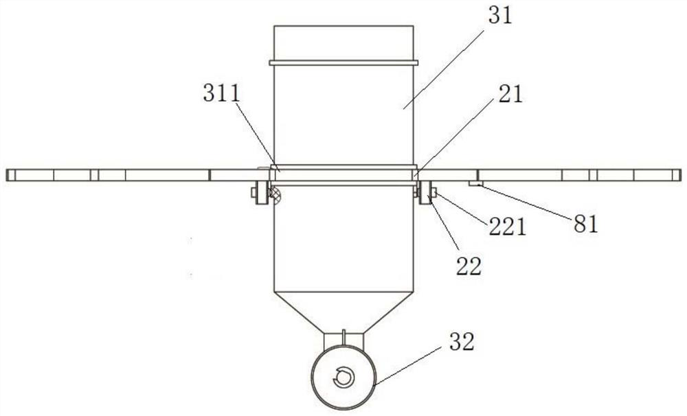 Solid seasoning adding device and intelligent cooker