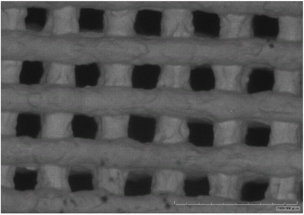 Biomimetic bone piezoelectric three-dimensional ceramic support material and preparation method and application thereof