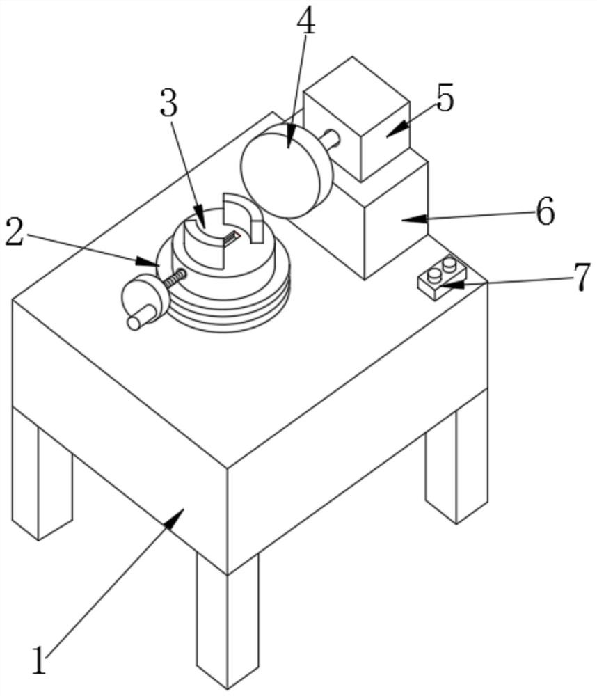 Conveniently adjusted grinding device for bearing processing