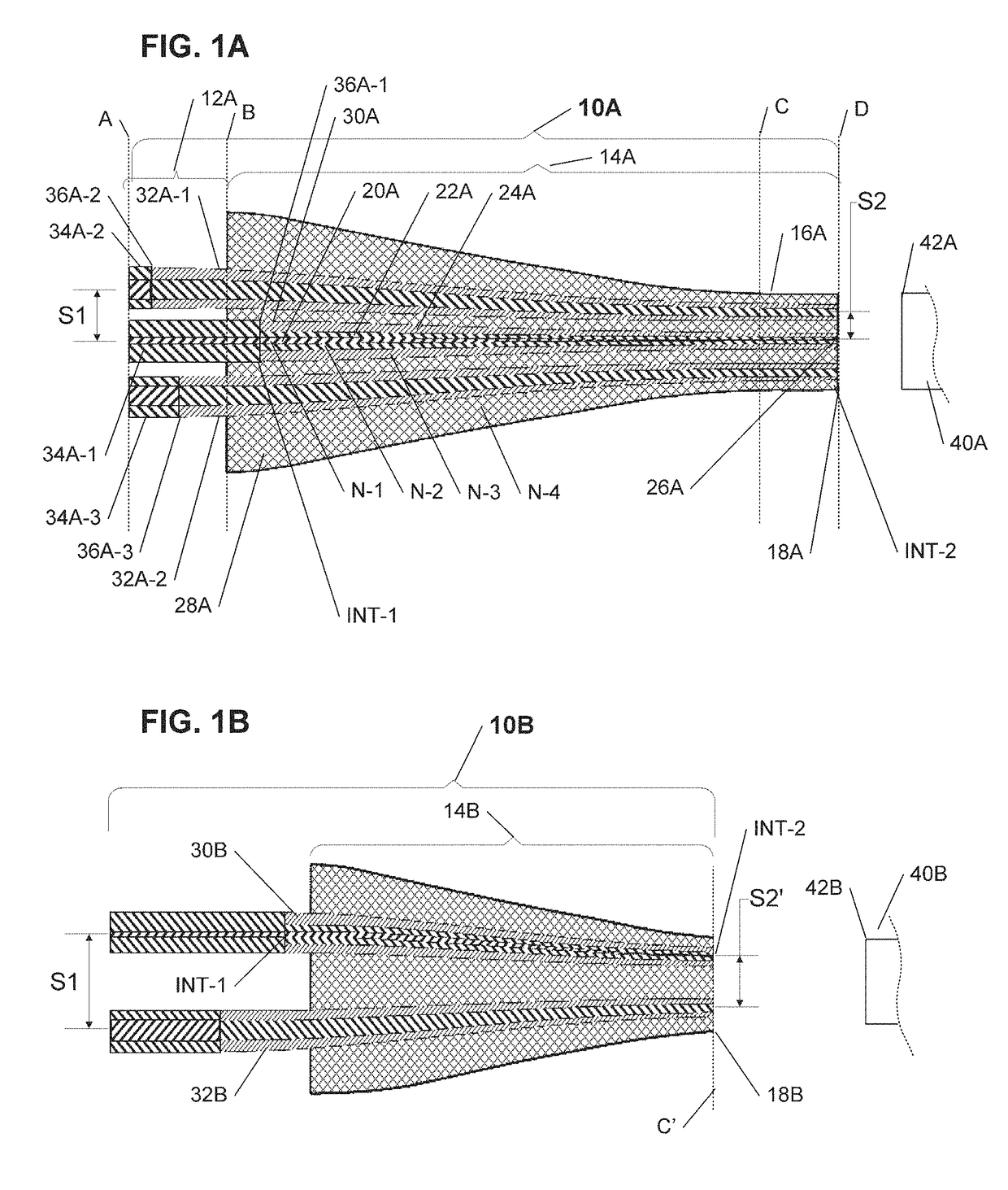 Pitch reducing optical fiber array and multicore fiber comprising at least one chiral fiber grating