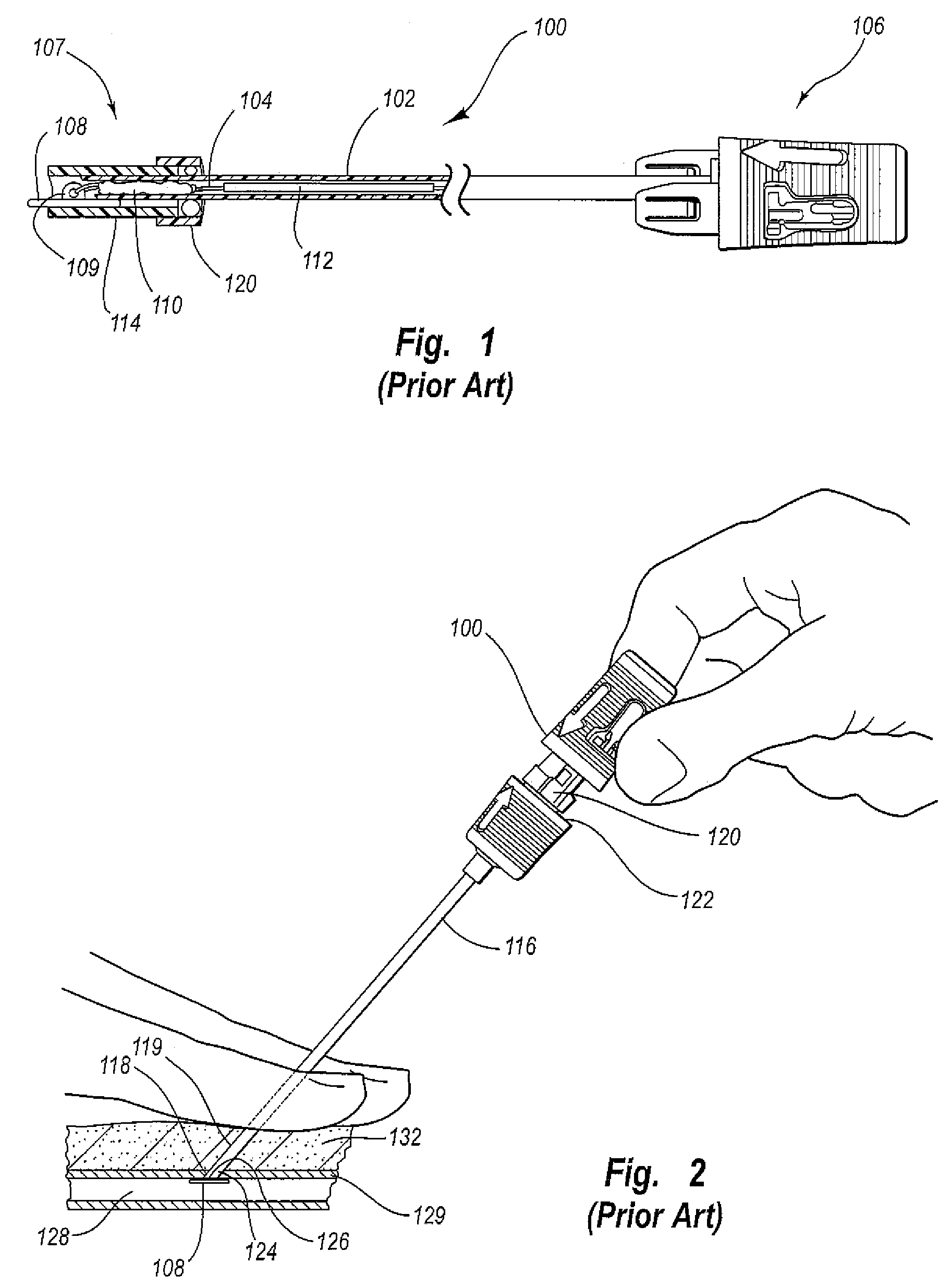 Puncture closure apparatuses, sealing plugs, and related methods