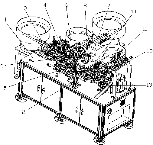 Button switch automatic assembling machine convenient to rivet