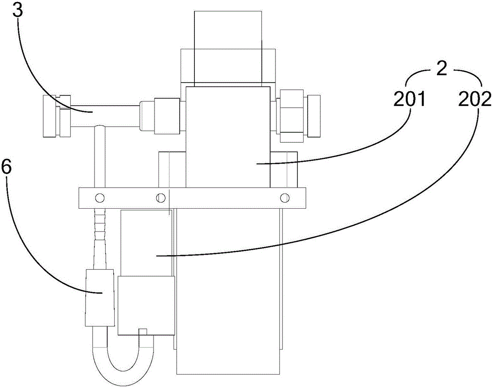 Puffing combination pump apparatus used for ice cream makers, and ice cream maker