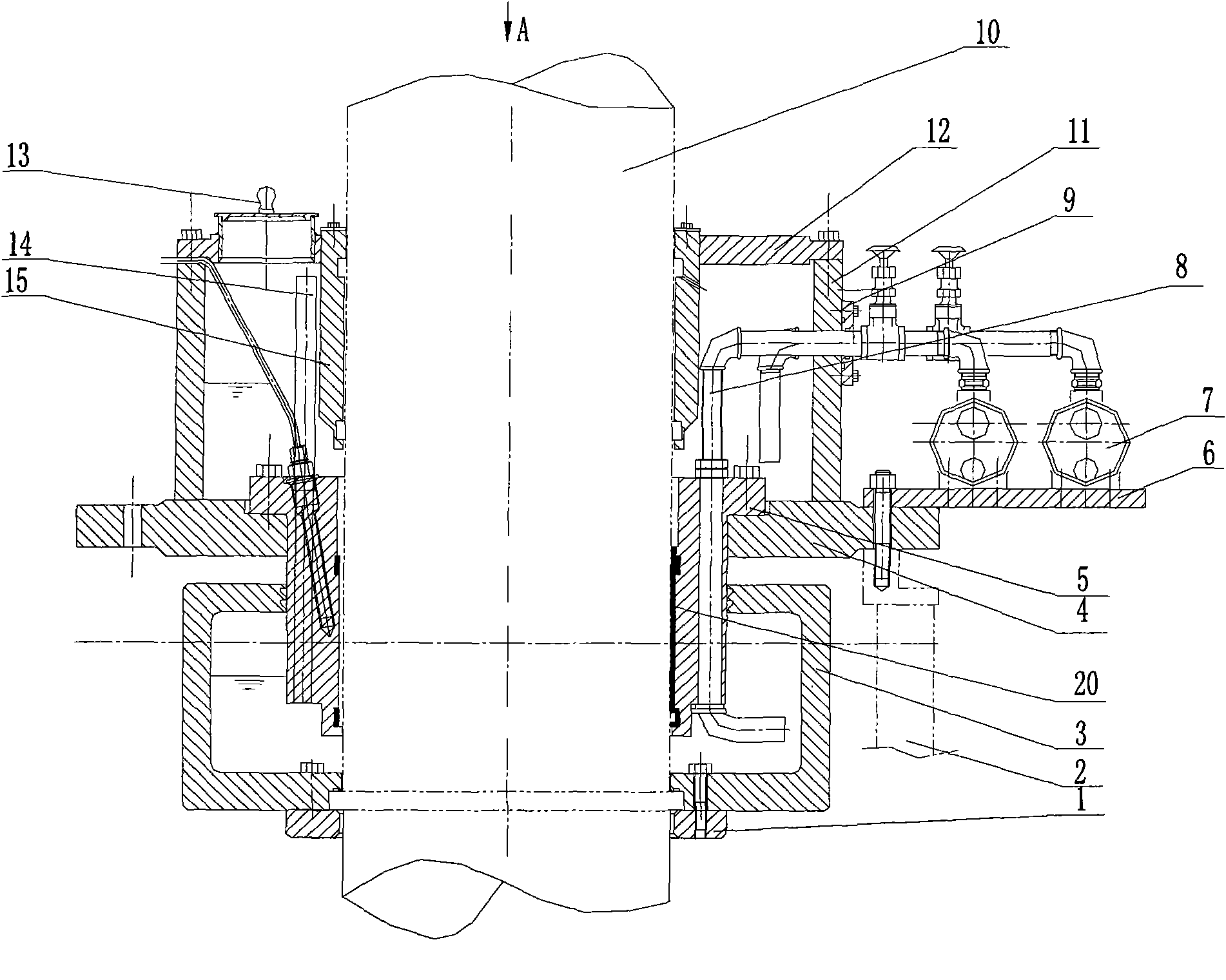 Parabolic pad guide bearing for main shaft of vertical water turbine