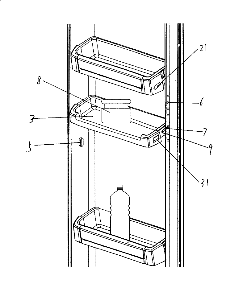 Refrigerator cold-storage bottle base withslide tray at bottom