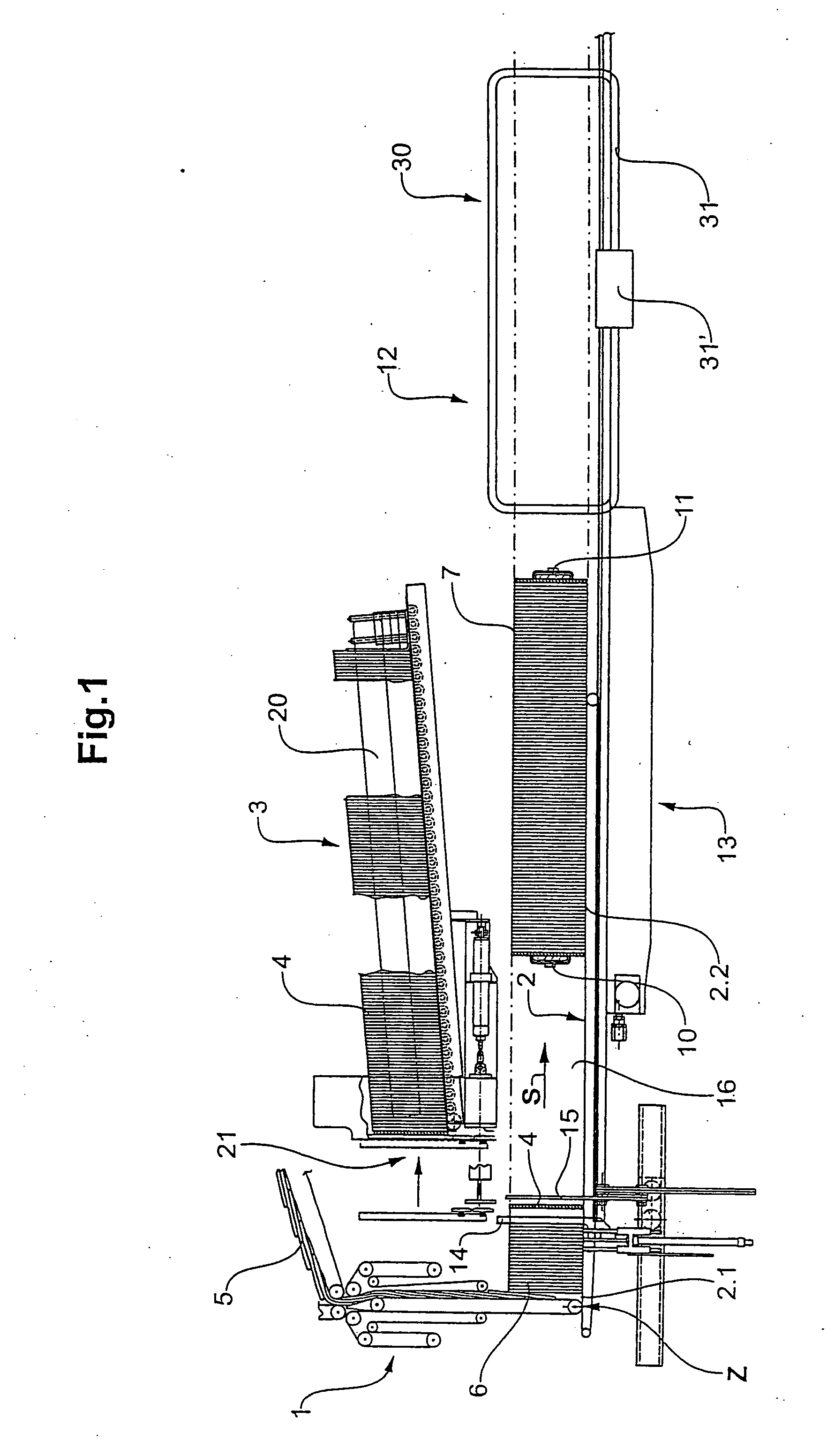 Method and device for forming horizontal stacks of printed products and securing said stacks with straps