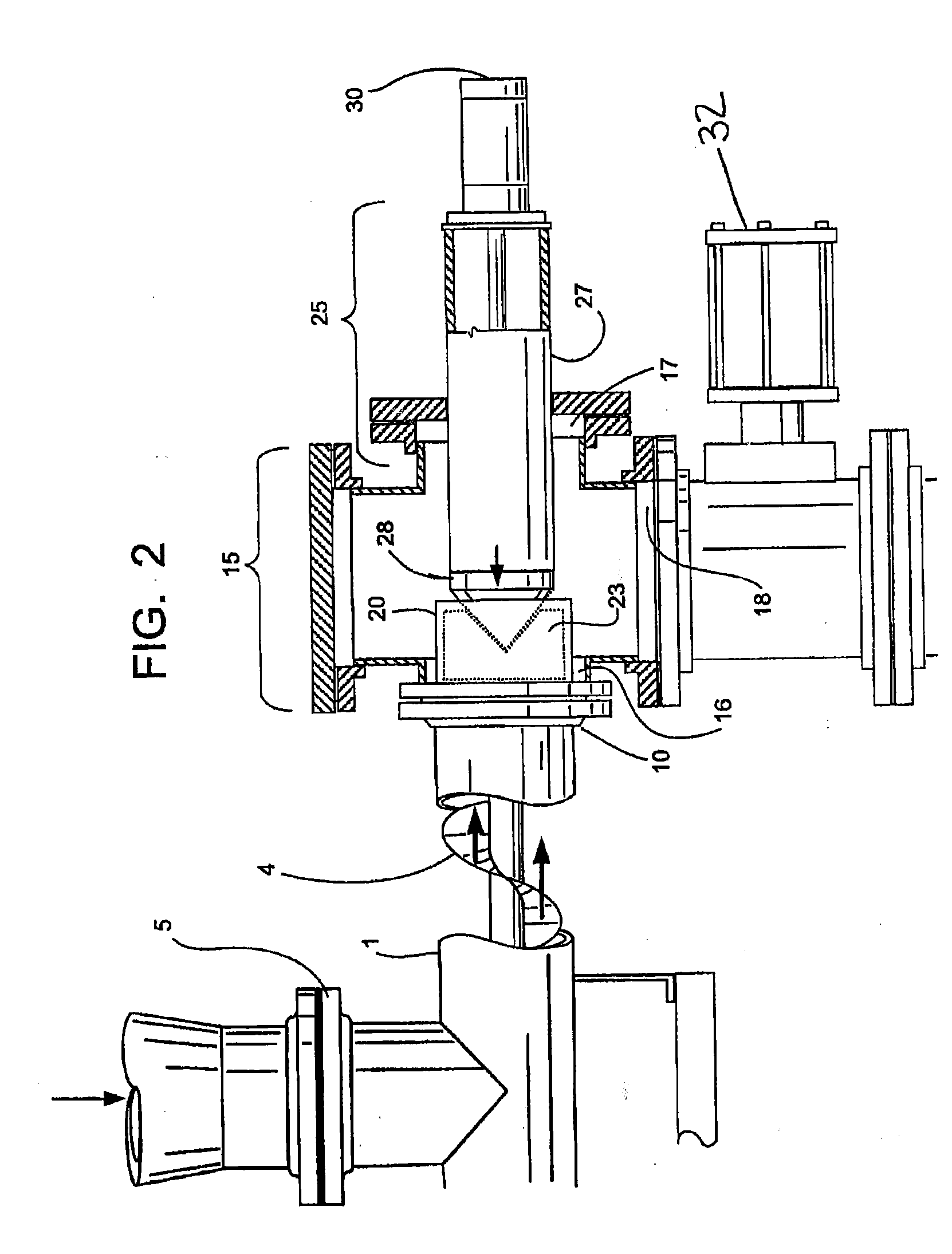 Apparatus to convey material to a pressurized vessel and method for the same