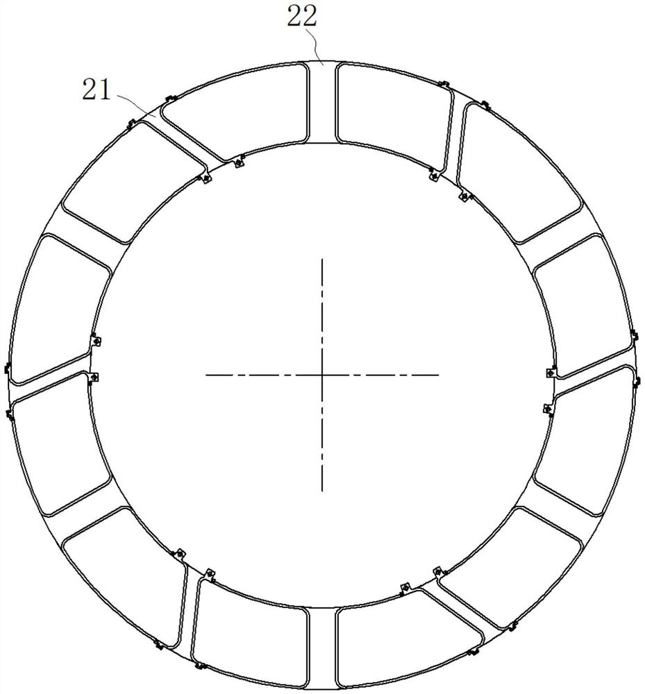 Casing structure between aero-engine turbines