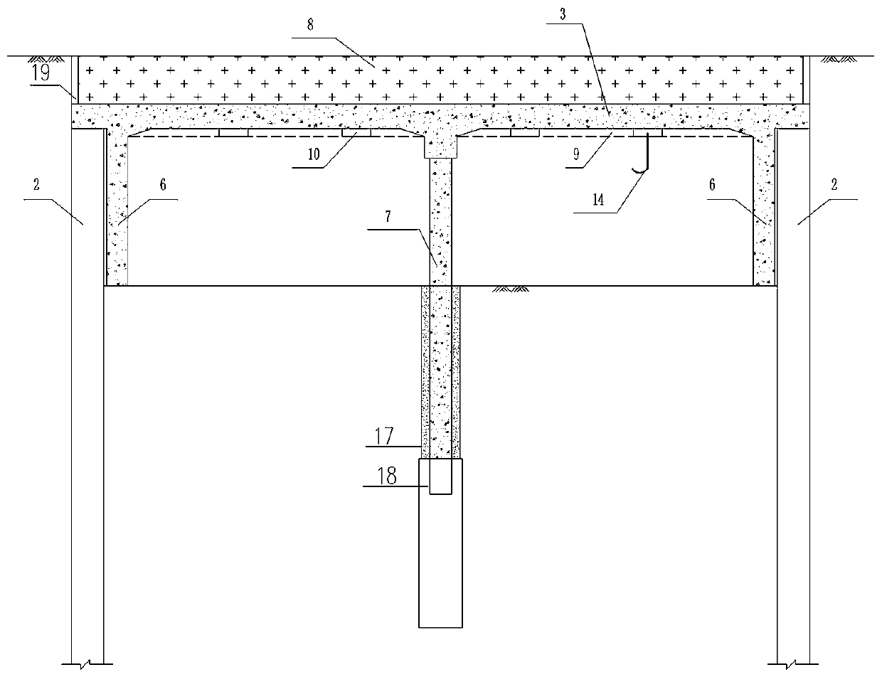 Underground structure internal transportation system based on under-plate sliding groovesand construction method of underground structure internal transportation system