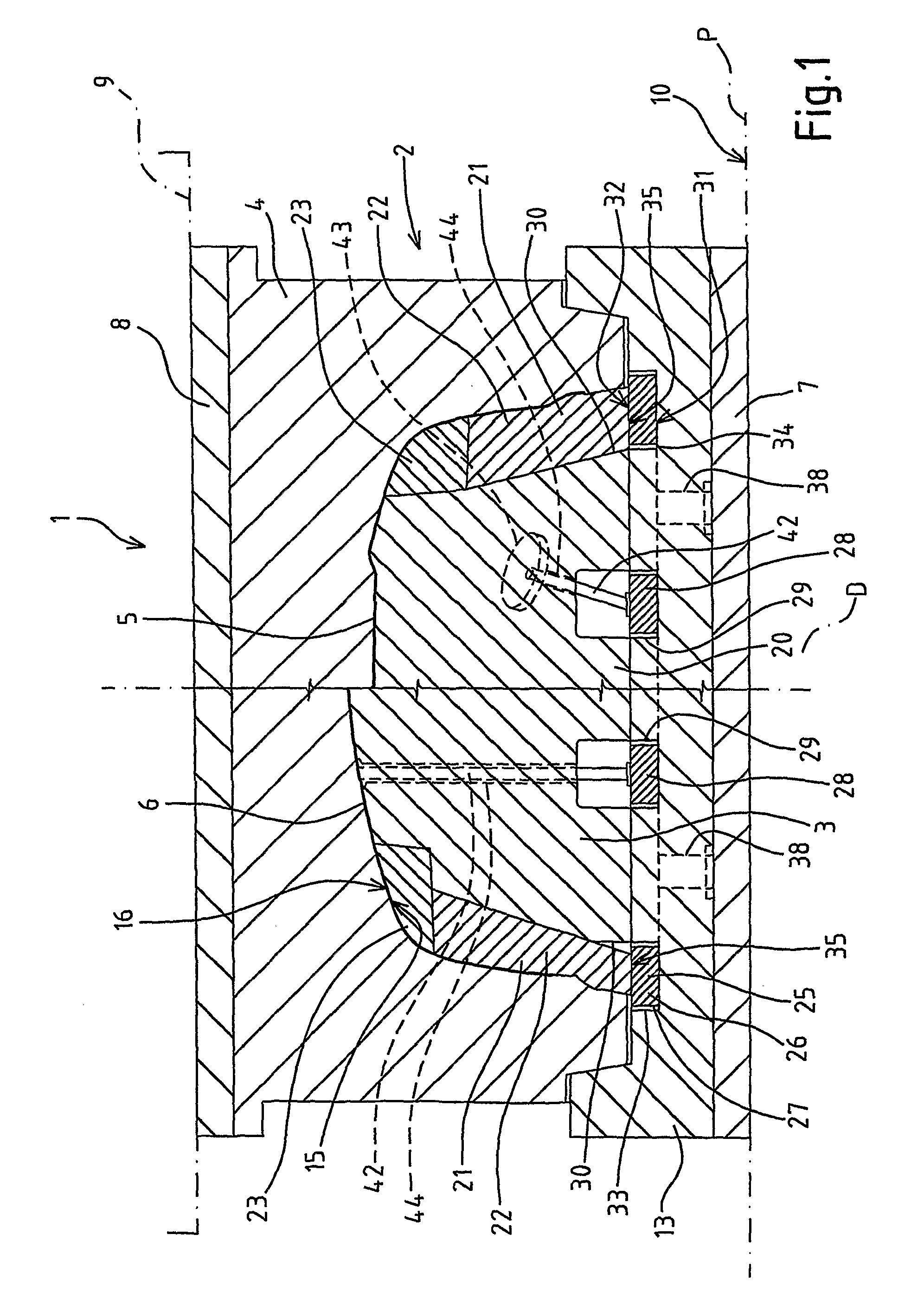 Plastic Material Moulding Apparatus, in Particular for Moulding Vehicle Body Parts