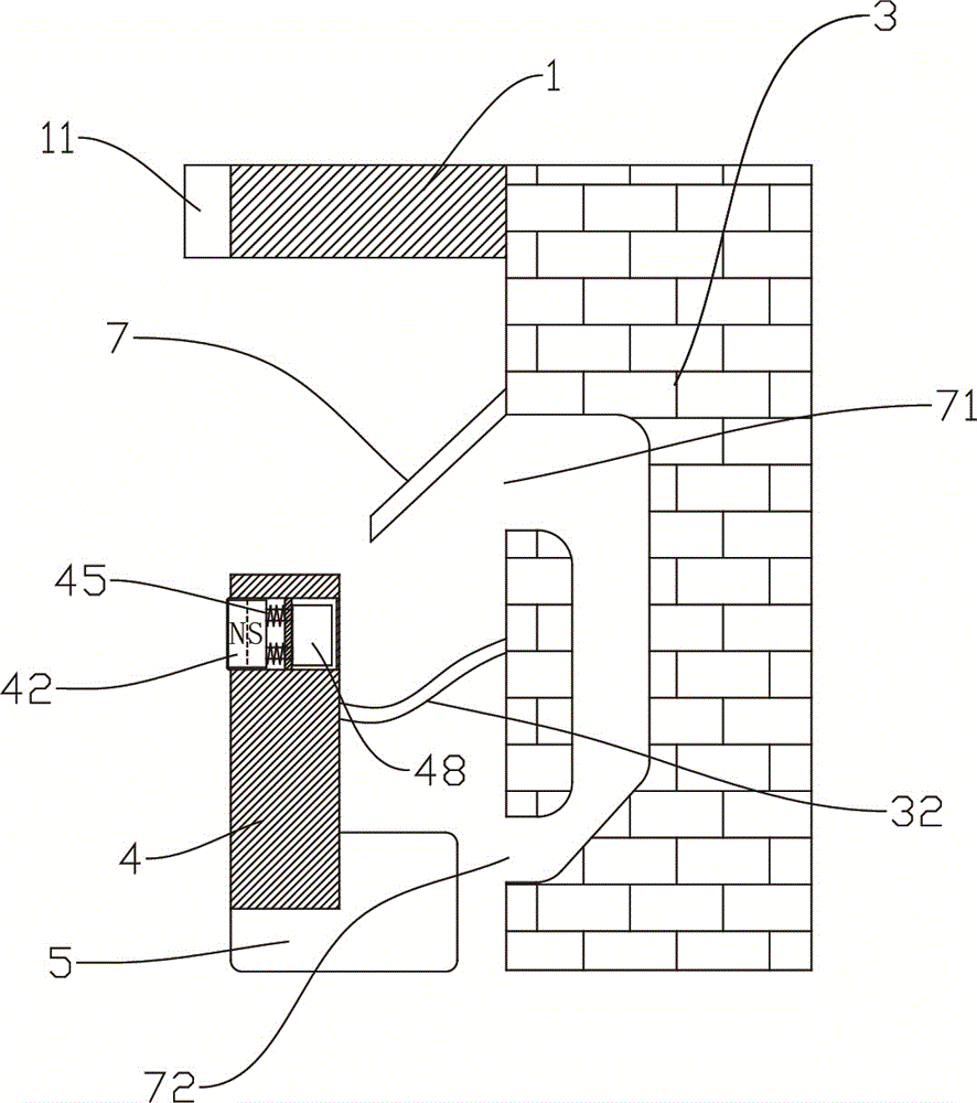 Automatic ferry locking device with splash-proof function