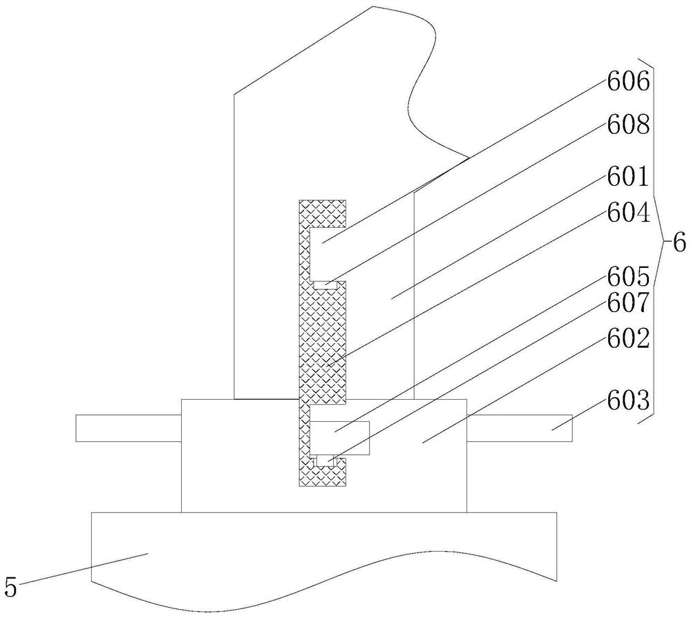 Backing material feeding device for diatom ooze production and processing and feeding method thereof