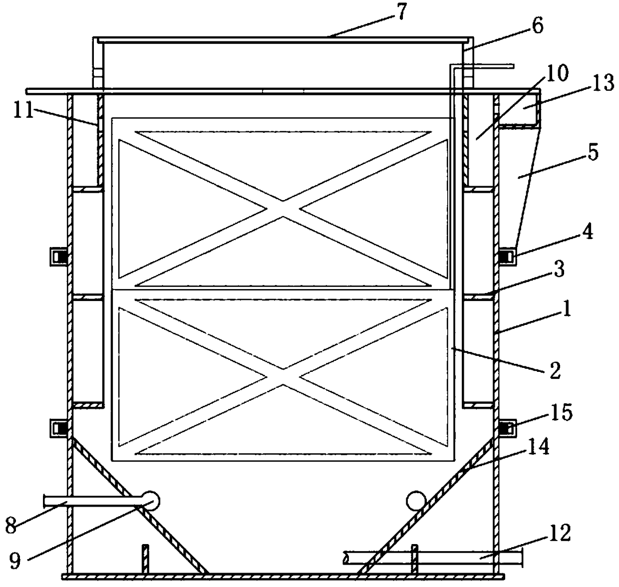 Electrolytic bath for copper displacement by iron