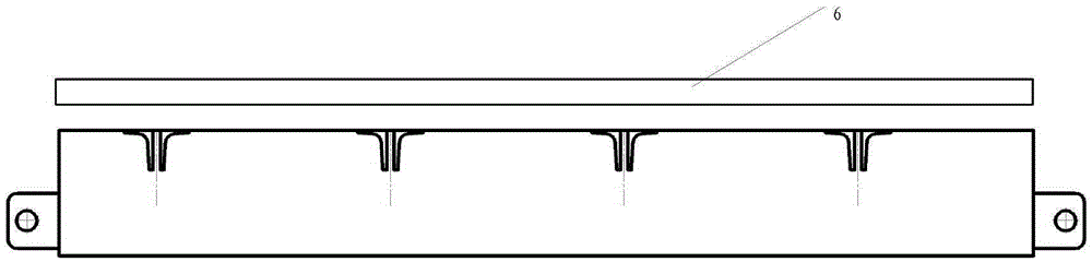 One-step vulcanizing assembling mold for large-tilt-angle flange conveying belt and application method thereof