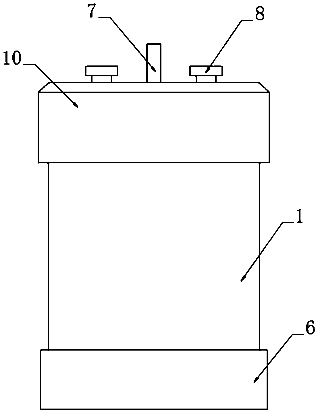 Feeding bottle capable of realizing automatic cooling