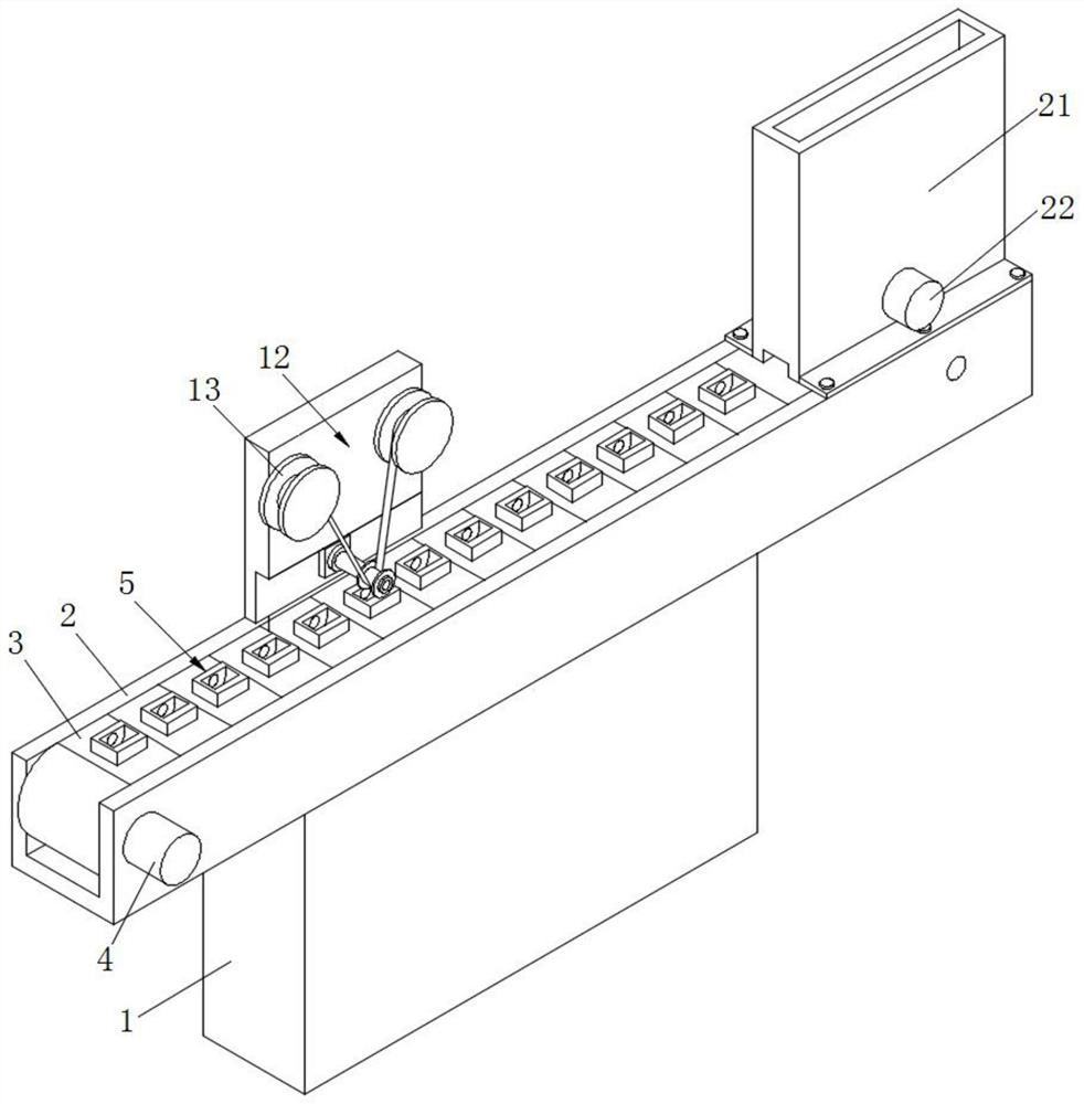 Cosmetic packaging machine convenient for pasting description paper