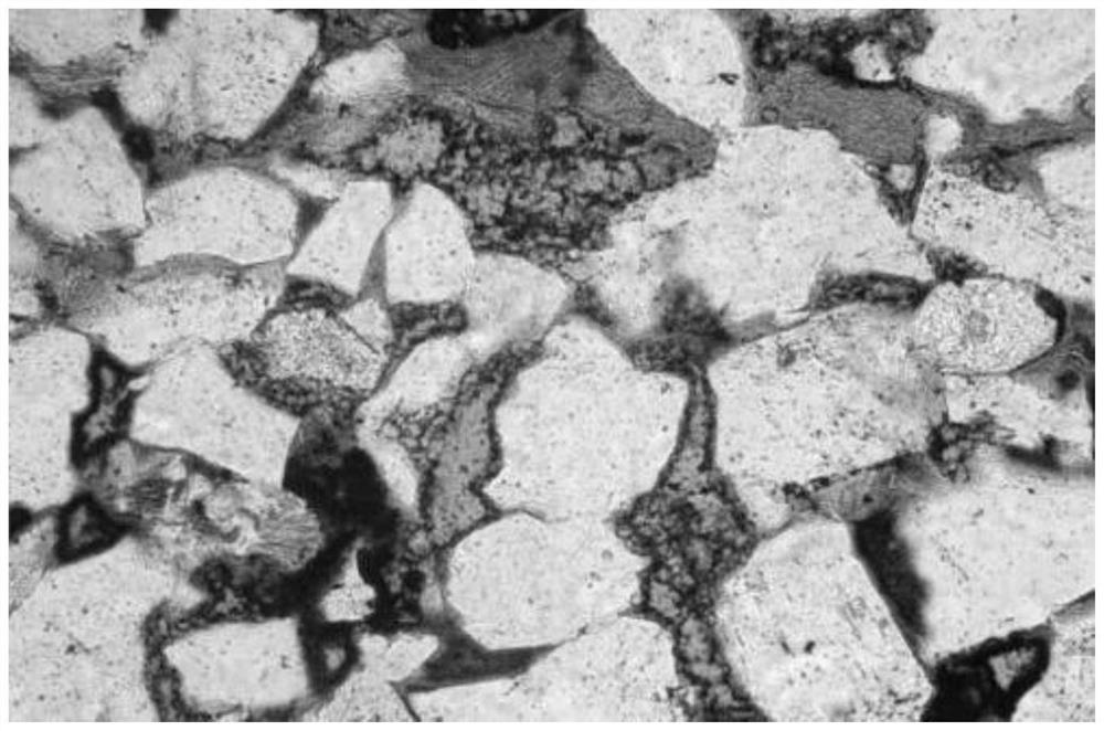 A method of mineralizing and cementing uranium tailings by using montmorillonite/carbonate mineralizing bacteria